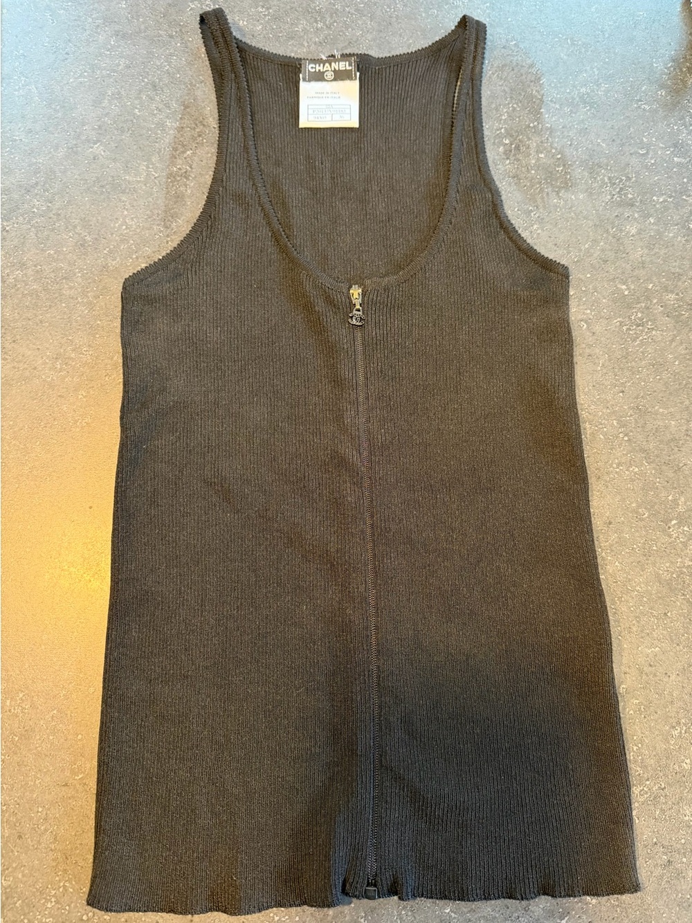 Vintage CHANEL 2002 Fall Collection (02A) Black Ribbed Zip Tank Top – Size 36